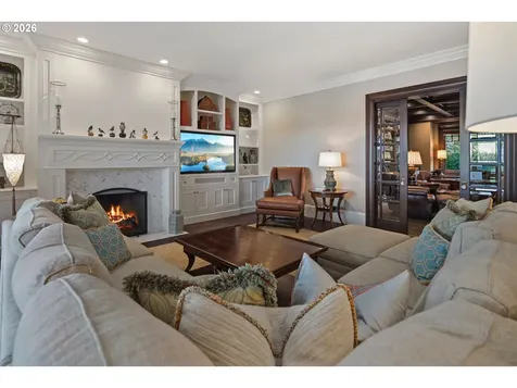 15599 Village Drive Lake Oswego OR 97034