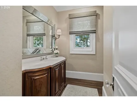 15599 Village Drive Lake Oswego OR 97034