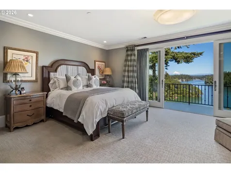 15599 Village Drive Lake Oswego OR 97034