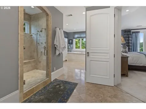 15599 Village Drive Lake Oswego OR 97034
