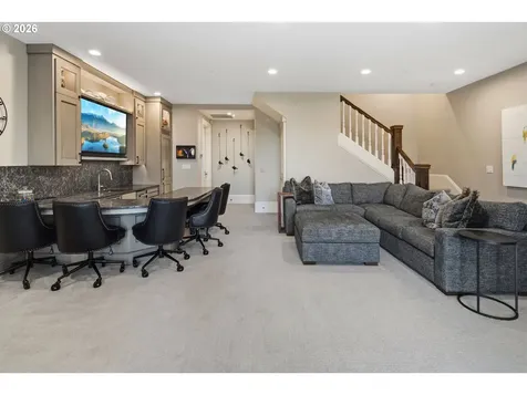 15599 Village Drive Lake Oswego OR 97034