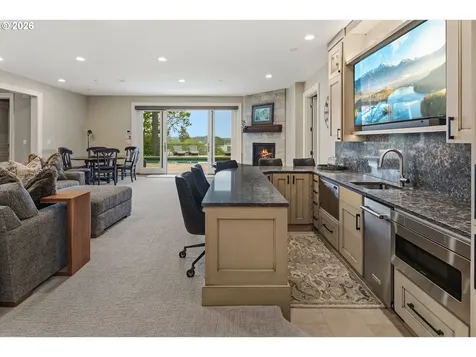 15599 Village Drive Lake Oswego OR 97034