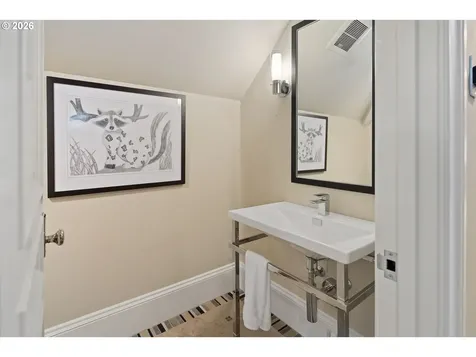 15599 Village Drive Lake Oswego OR 97034
