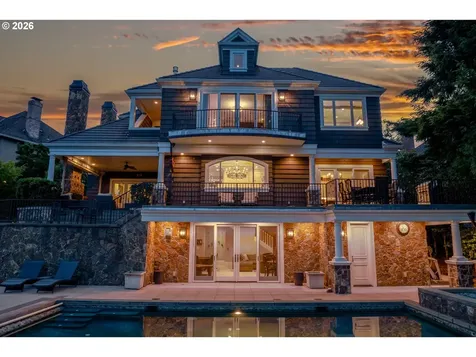15599 Village Drive Lake Oswego OR 97034