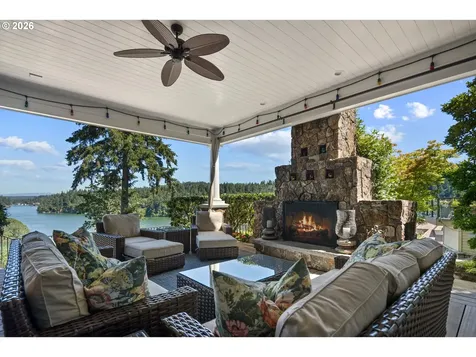 15599 Village Drive Lake Oswego OR 97034
