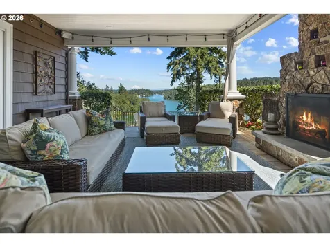 15599 Village Drive Lake Oswego OR 97034