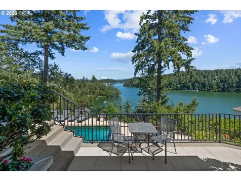 15599 Village Drive Lake Oswego OR 97034