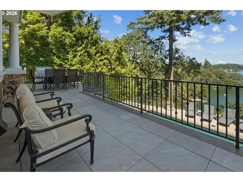 15599 Village Drive Lake Oswego OR 97034