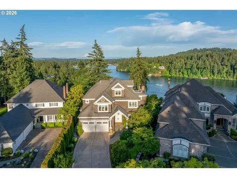 15599 Village Drive Lake Oswego OR 97034