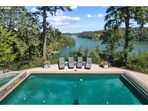 15599 Village Drive Lake Oswego OR 97034