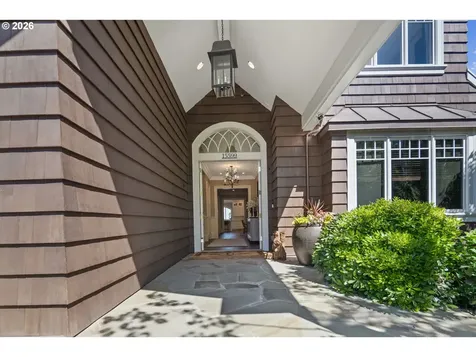 15599 Village Drive Lake Oswego OR 97034