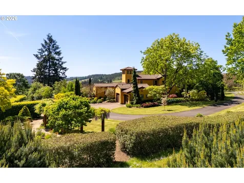 17001 NE Fairview Drive Dundee OR 97115