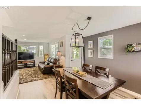 1736 Regency Street West Linn OR 97068