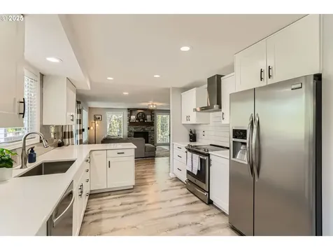 1736 Regency Street West Linn OR 97068