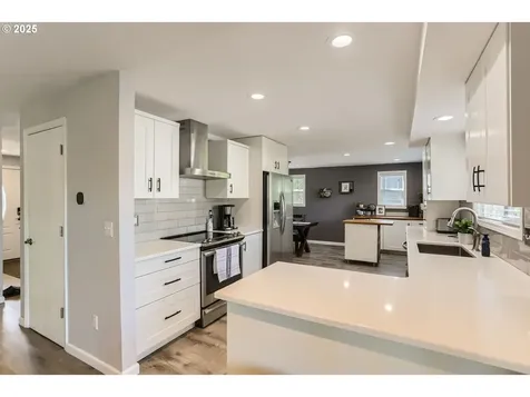 1736 Regency Street West Linn OR 97068