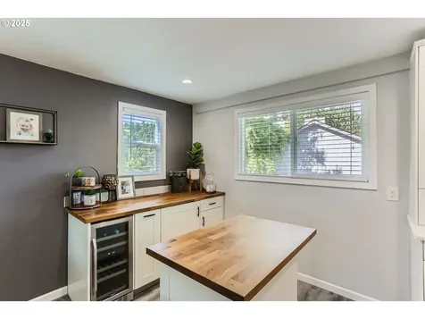 1736 Regency Street West Linn OR 97068