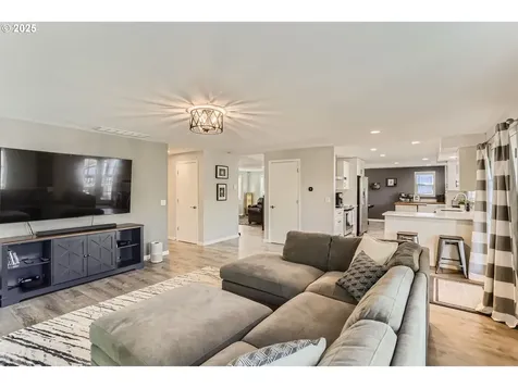 1736 Regency Street West Linn OR 97068