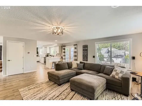1736 Regency Street West Linn OR 97068