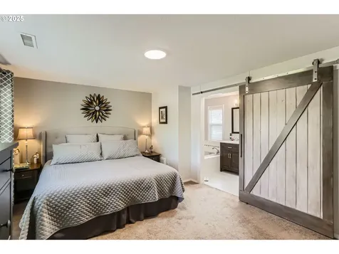 1736 Regency Street West Linn OR 97068