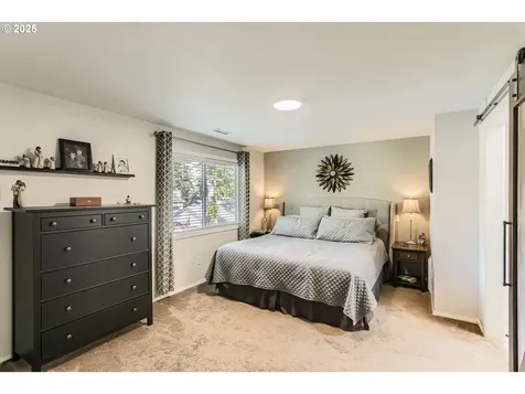 1736 Regency Street West Linn OR 97068