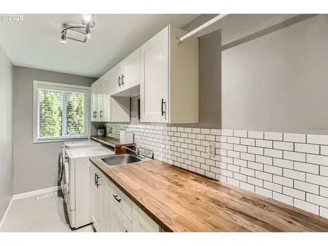 1736 Regency Street West Linn OR 97068