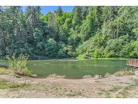 1736 Regency Street West Linn OR 97068
