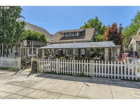 1736 Regency Street West Linn OR 97068