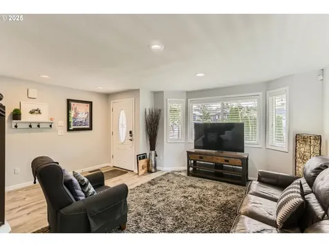 1736 Regency Street West Linn OR 97068