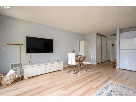 100 Kerr Parkway Lake Oswego OR 97035