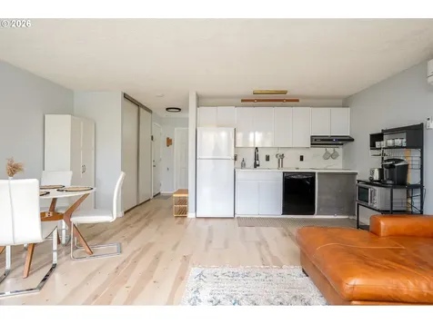 100 Kerr Parkway Lake Oswego OR 97035