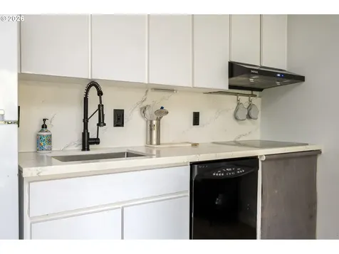 100 Kerr Parkway Lake Oswego OR 97035