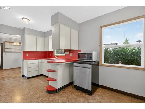 5306 SE 64th Avenue Portland OR 97206