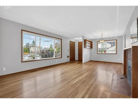 5306 SE 64th Avenue Portland OR 97206