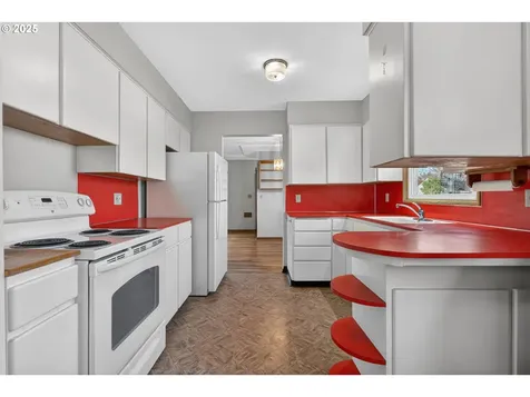 5306 SE 64th Avenue Portland OR 97206
