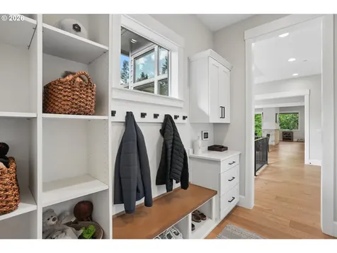18965 Pilkington Road Lake Oswego OR 97035