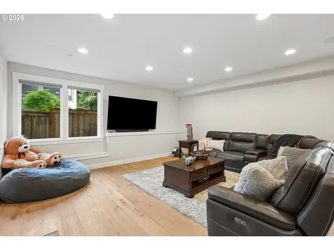 18965 Pilkington Road Lake Oswego OR 97035