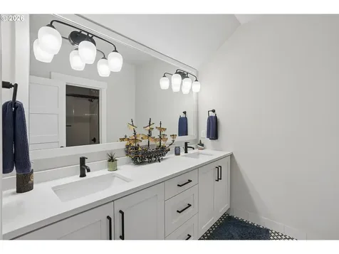 18965 Pilkington Road Lake Oswego OR 97035