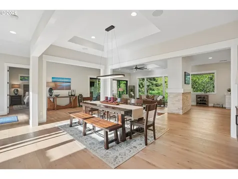 18965 Pilkington Road Lake Oswego OR 97035