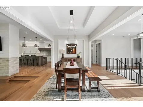 18965 Pilkington Road Lake Oswego OR 97035
