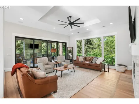 18965 Pilkington Road Lake Oswego OR 97035