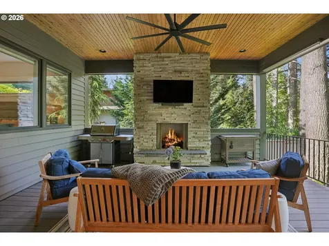 18965 Pilkington Road Lake Oswego OR 97035