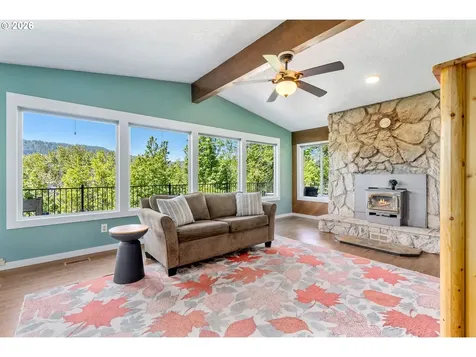 47645 E Columbia River Highway Corbett OR 97019