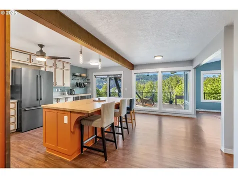 47645 E Columbia River Highway Corbett OR 97019