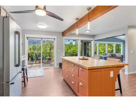 47645 E Columbia River Highway Corbett OR 97019