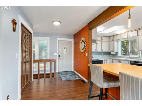 47645 E Columbia River Highway Corbett OR 97019