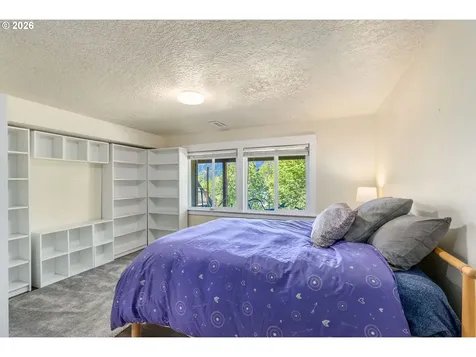 47645 E Columbia River Highway Corbett OR 97019