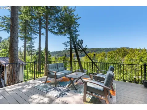 47645 E Columbia River Highway Corbett OR 97019