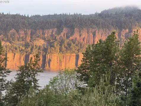 47645 E Columbia River Highway Corbett OR 97019