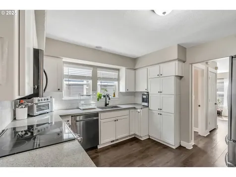 5990 SW Menlo Drive Beaverton OR 97005