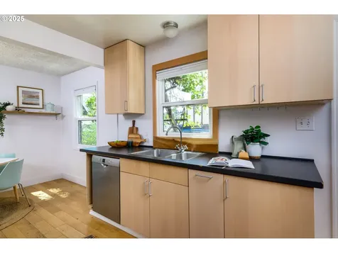 5525 NE 45th Avenue Portland OR 97218
